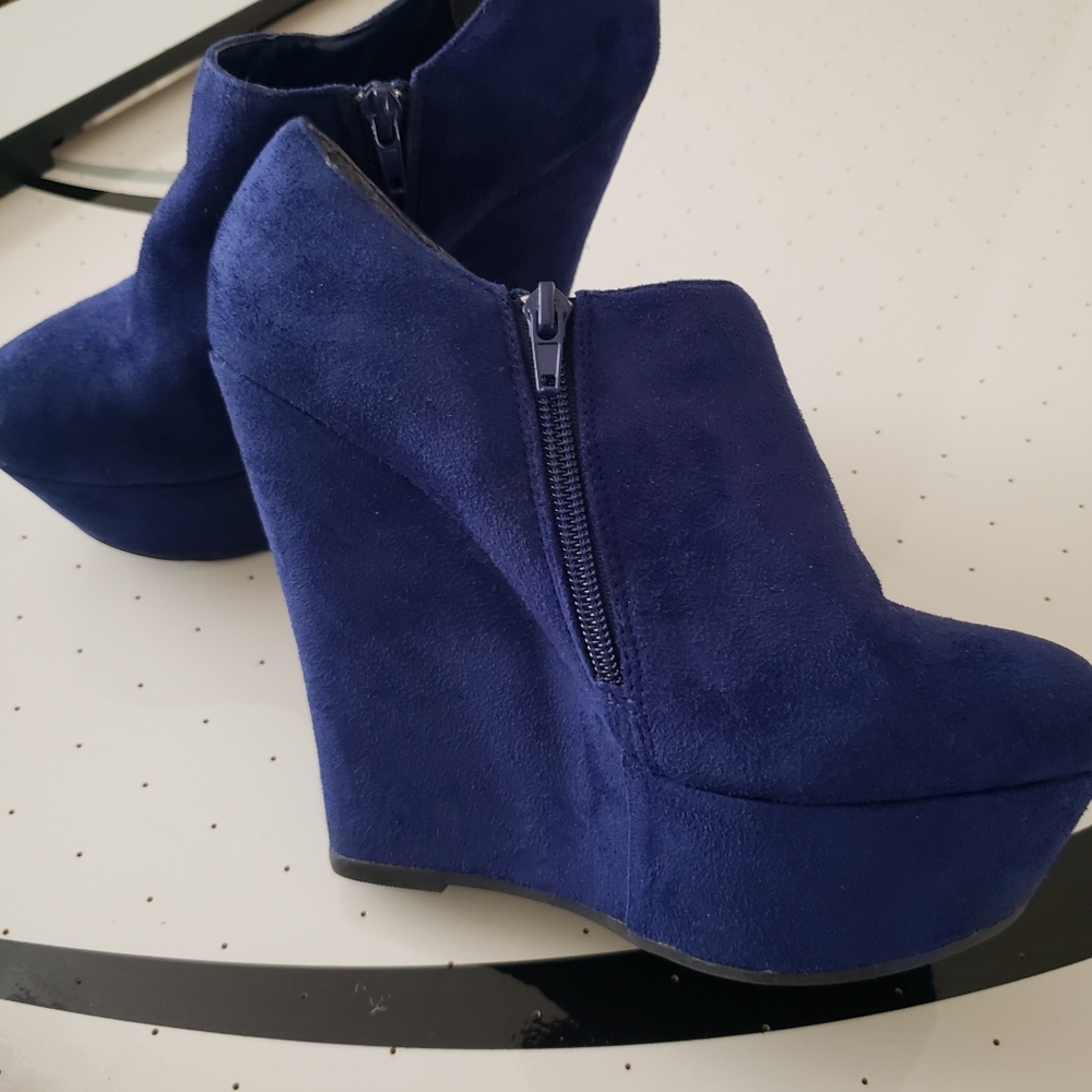Shoes - Picture 7 of 7